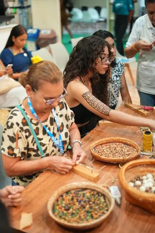 Artesanato, cacau e biojoias mostram pot&ecirc;ncia do coop na COP30
