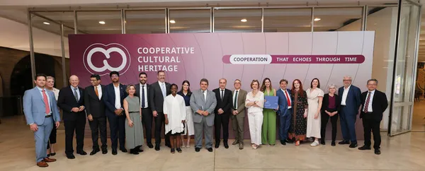 Coop ganha mapa global e livro histórico em celebração no Itamaraty