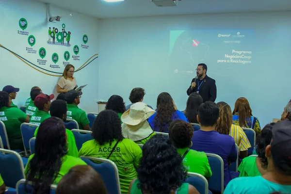 Neg&oacute;ciosCoop Reciclagem certifica cooperativas no Par&aacute; 