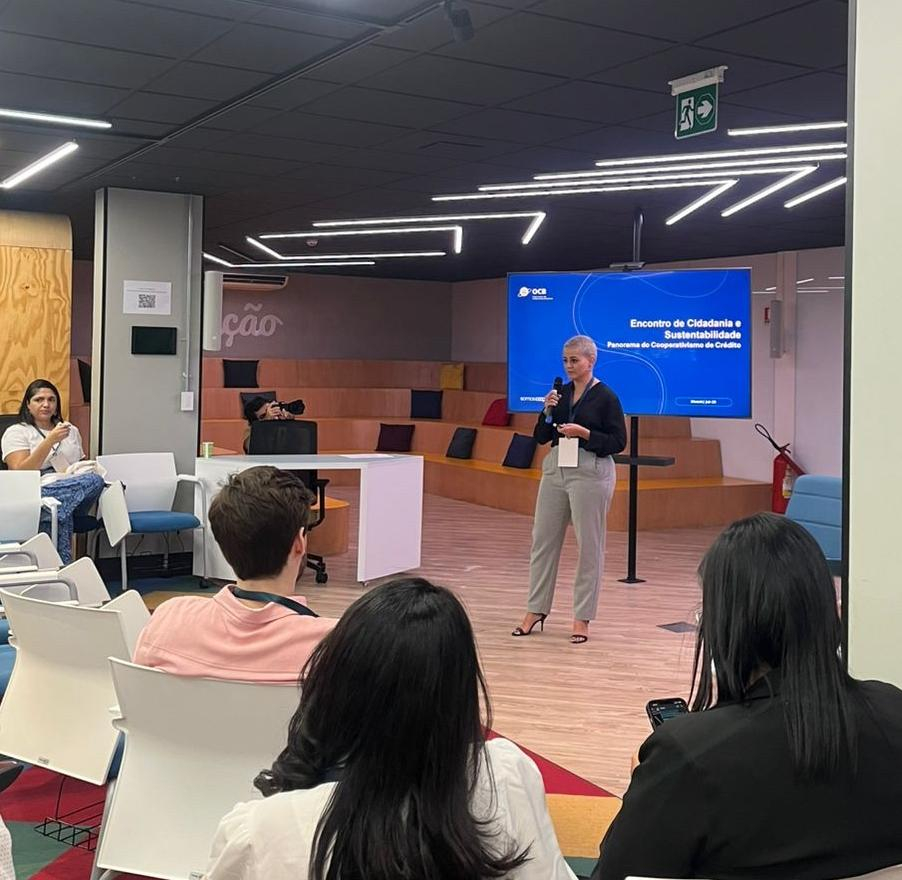 Representantes do cooperativismo no Fórum do Programa de Educação Política 2024